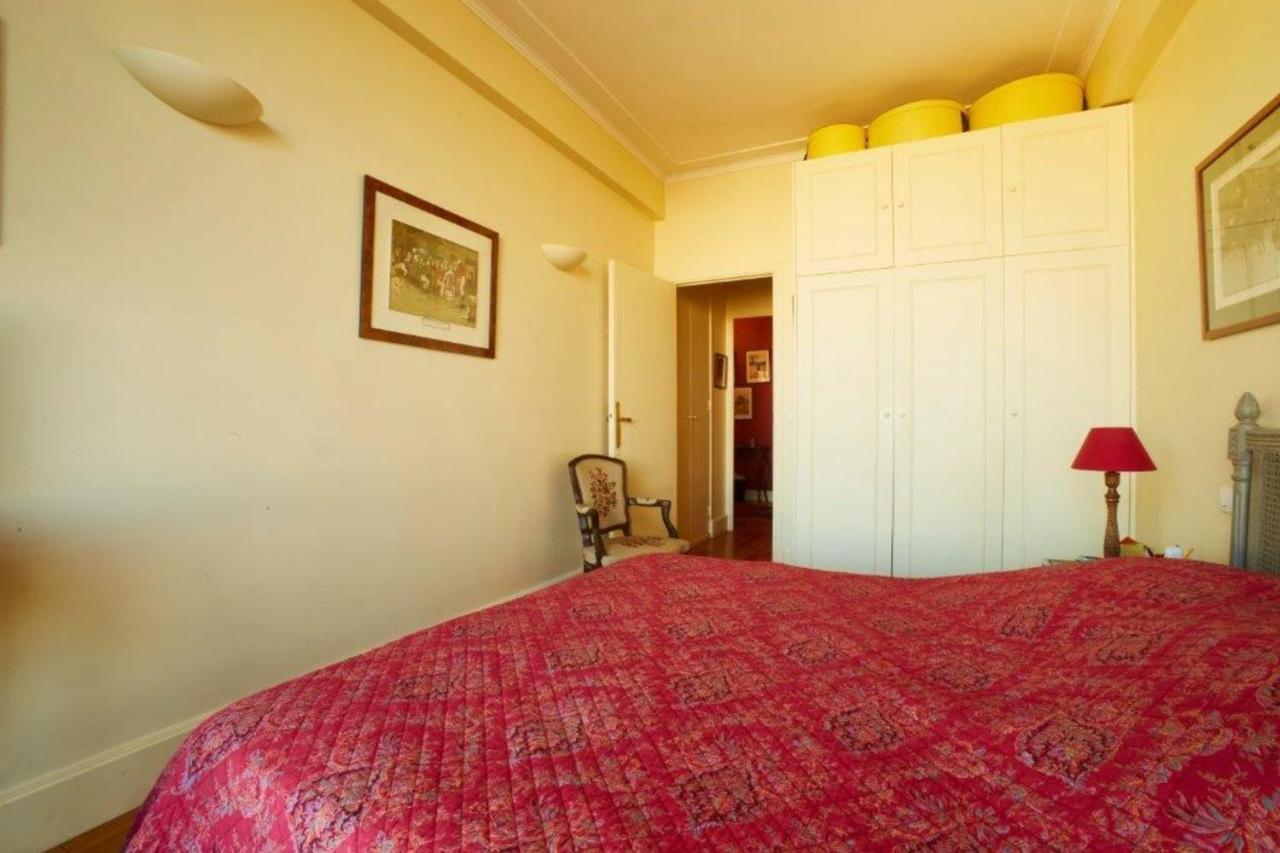 Rare Pearl With A View Of The Eiffel Tower Appartement Parijs